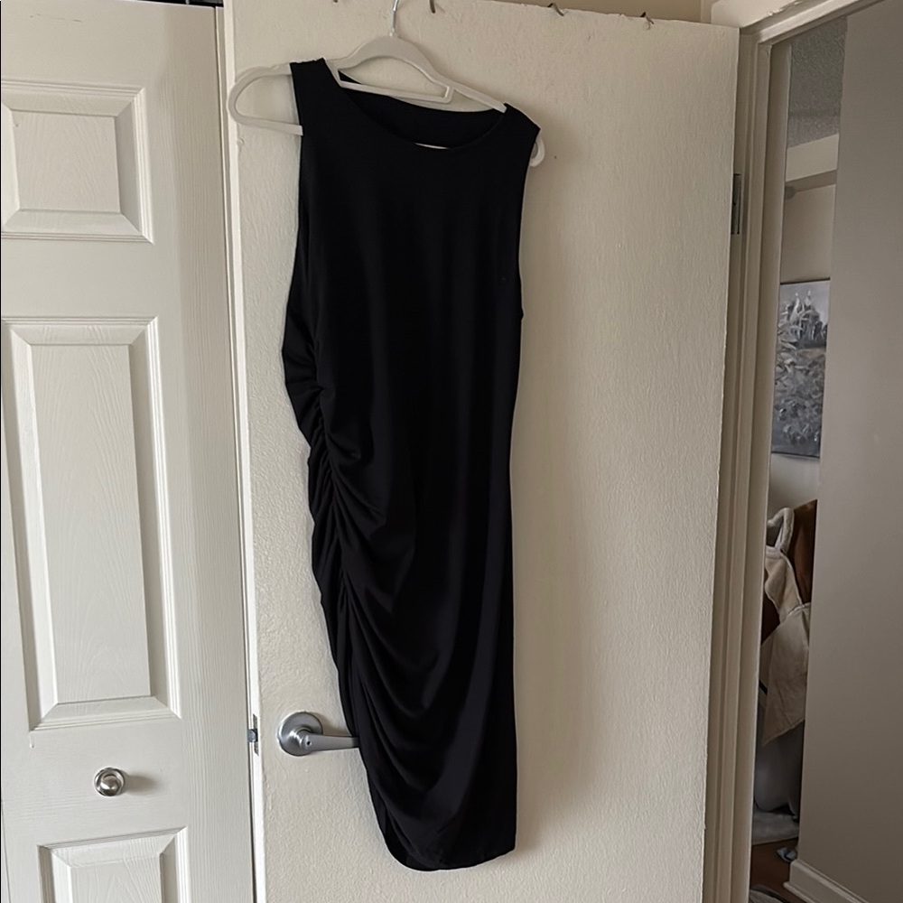 Elegant Black Sleeveless Dress